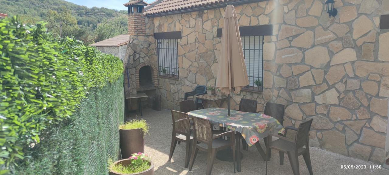 La Pasailla de Gredos Hostal Navacepeda de Tormes Exterior foto