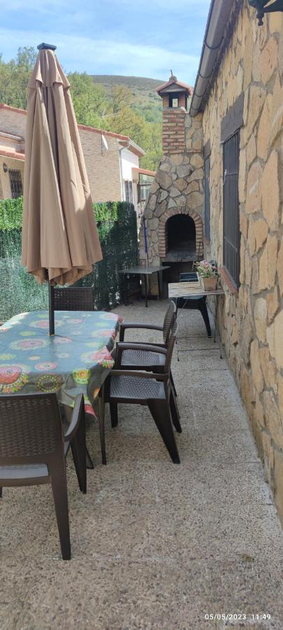 La Pasailla de Gredos Hostal Navacepeda de Tormes Exterior foto