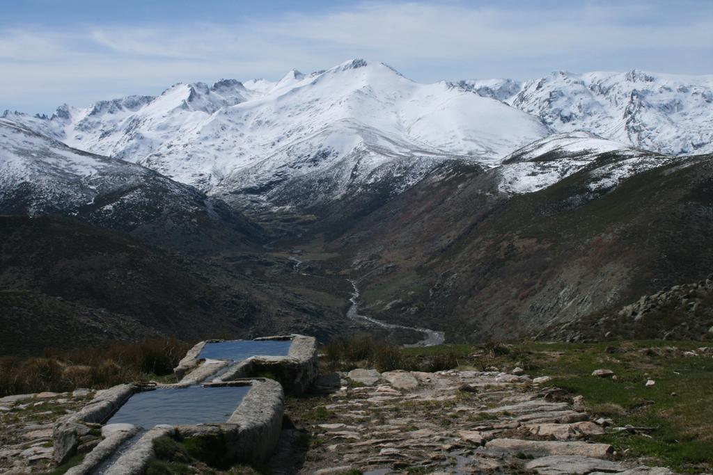 La Pasailla de Gredos Hostal Navacepeda de Tormes Exterior foto